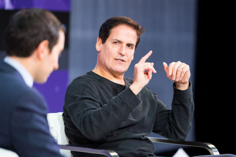 NEW YORK, NY - NOVEMBER 09: Andrew Ross Sorkin and Mark Cuban speak onstage at The New York Times 2017 DealBook Conference at Jazz at Lincoln Center on November 9, 2017 in New York City. (Photo by Michael Cohen/Getty Images for The New York Times)