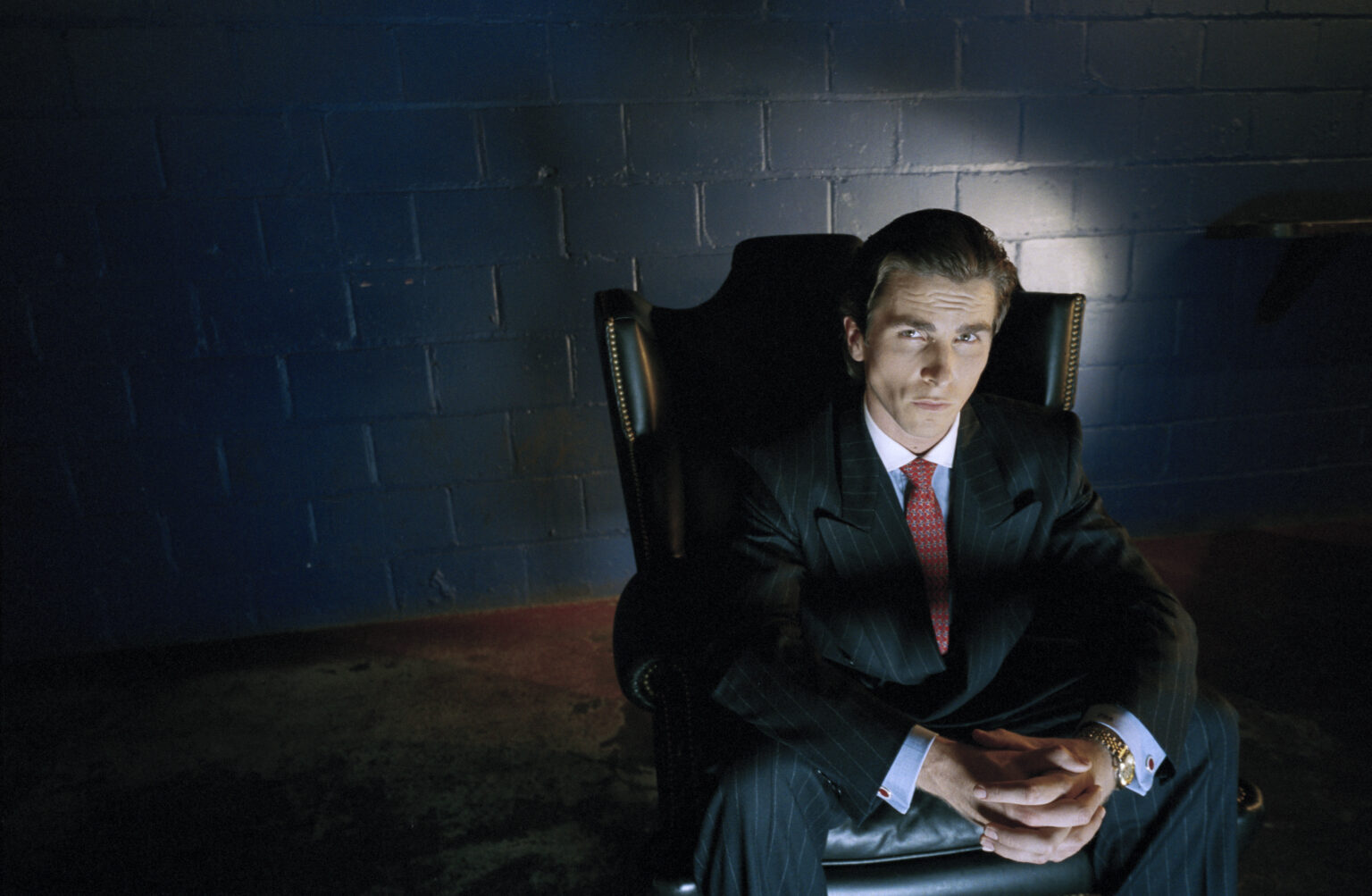 Welsh actor Christian Bale on the set of American Psycho, based on the novel by Bret Easton Ellis and directed by Canadian Mary Harron. (Photo by Eric Robert/Sygma/Sygma via Getty Images) to illustrate bosses who display psychopathic traits